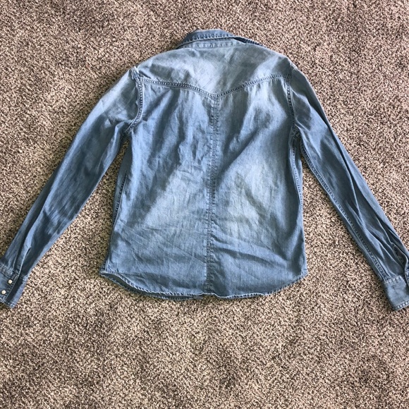 American Eagle Distressed Denim Button Down Shirt - Picture 3 of 3